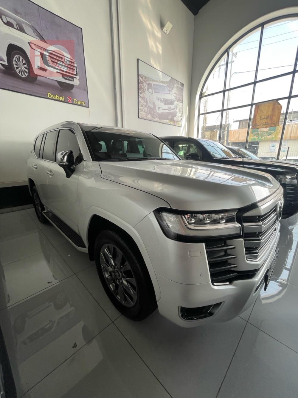 تۆیۆتا لاند کروزەر